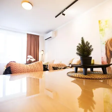 Apartment Petroviart With Free Parking & Ev Charger *