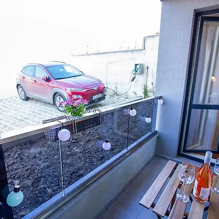 Apartment Petroviart With Free Parking & Ev Charger