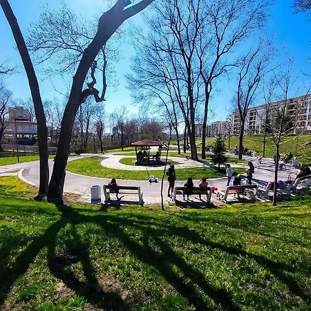Apartment Petroviart With Free Parking & Ev Charger *